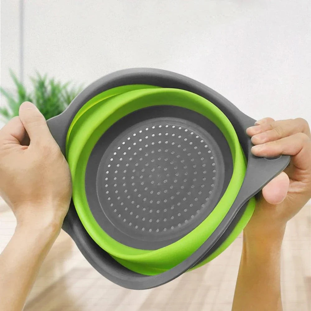 Folding Silicone Colander for Kiwi kitchens, available in large and small sizes, featuring a durable, flexible, and space-saving design.