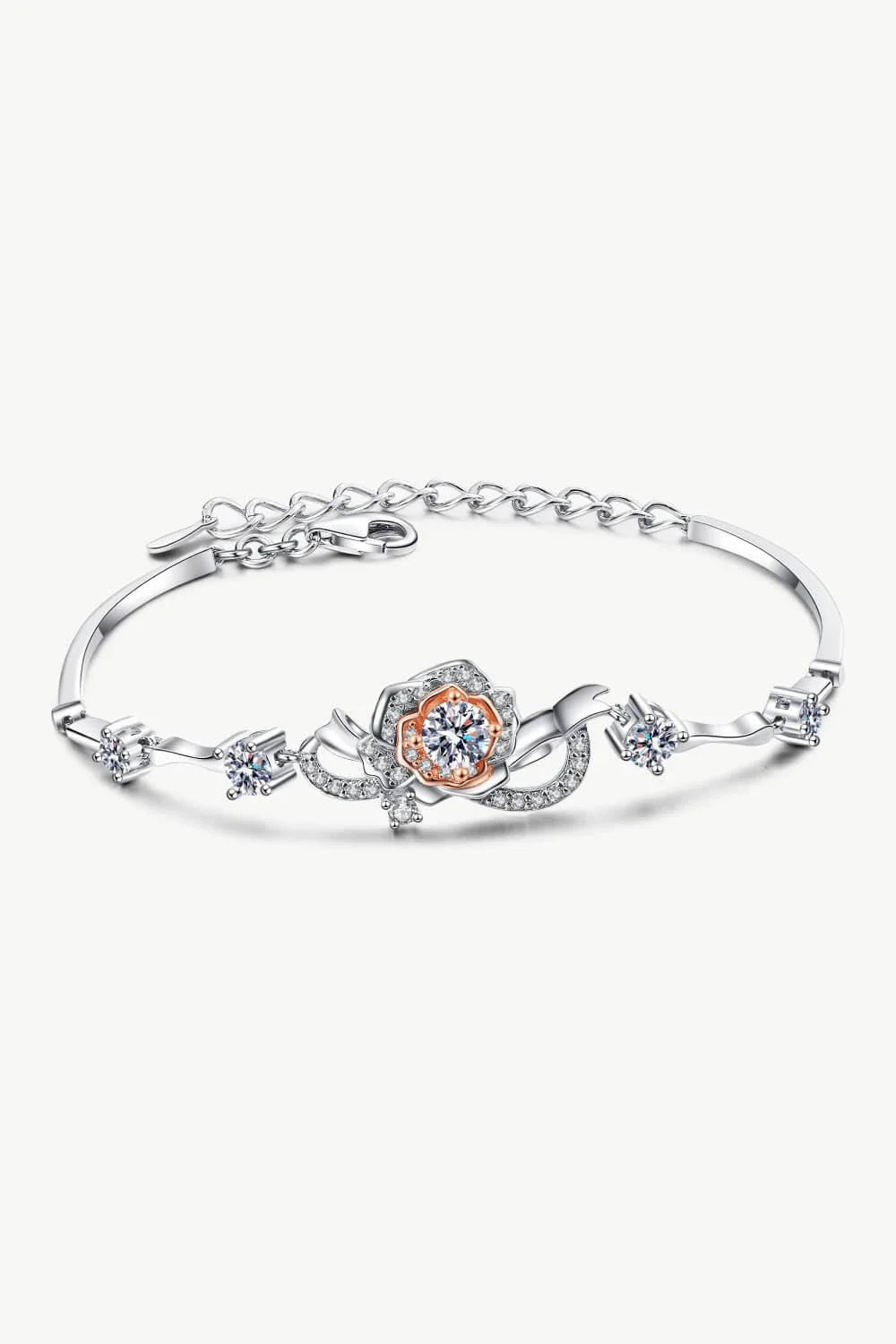 925 sterling silver bracelet with sparkling moissanite stones, a versatile and dazzling accessory for the modern New Zealander