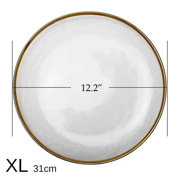 Elegant glass plates with a shimmering gold rim, perfect for formal dinners or casual meals.