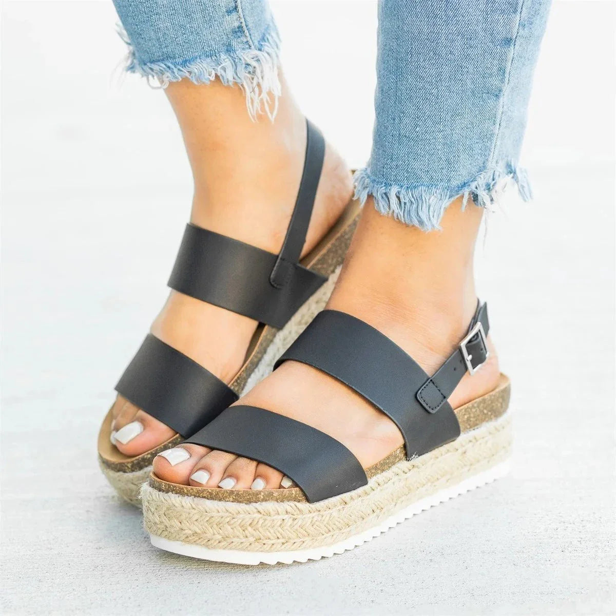 Open-toe hemp sandals with mid-heel and rubber buckle accent in serpentine color