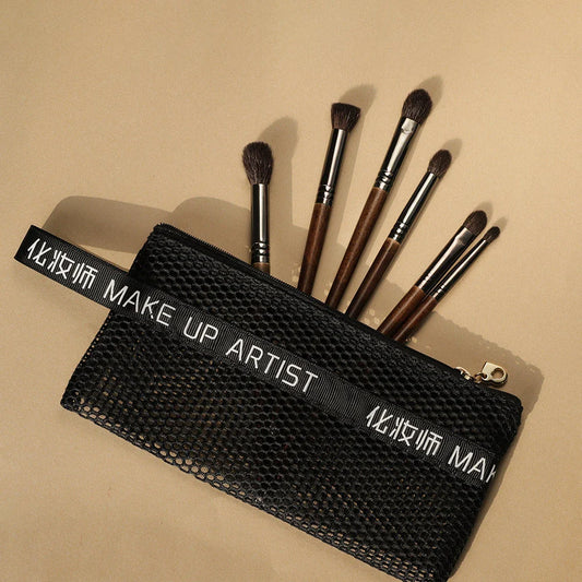 6-piece set of ultra-soft New Zealand goat hair eye shadow brushes with a travel bag