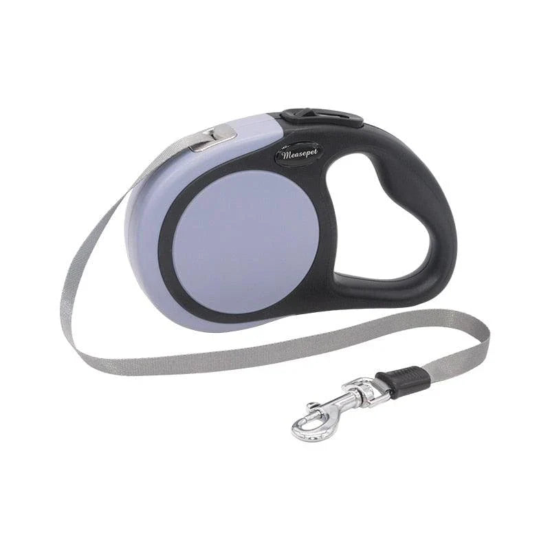 Rugged retractable dog leash with reflective strips and ergonomic handle, suitable for Kiwi pups up to 20 kg