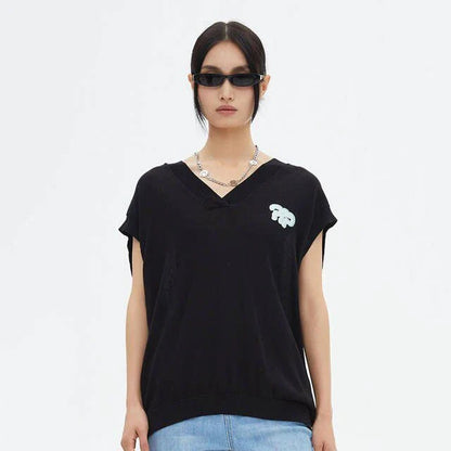 Stylish V-Neck Knit Vest for Kiwi Women in Green, a versatile and comfortable layering piece for casual and formal occasions.