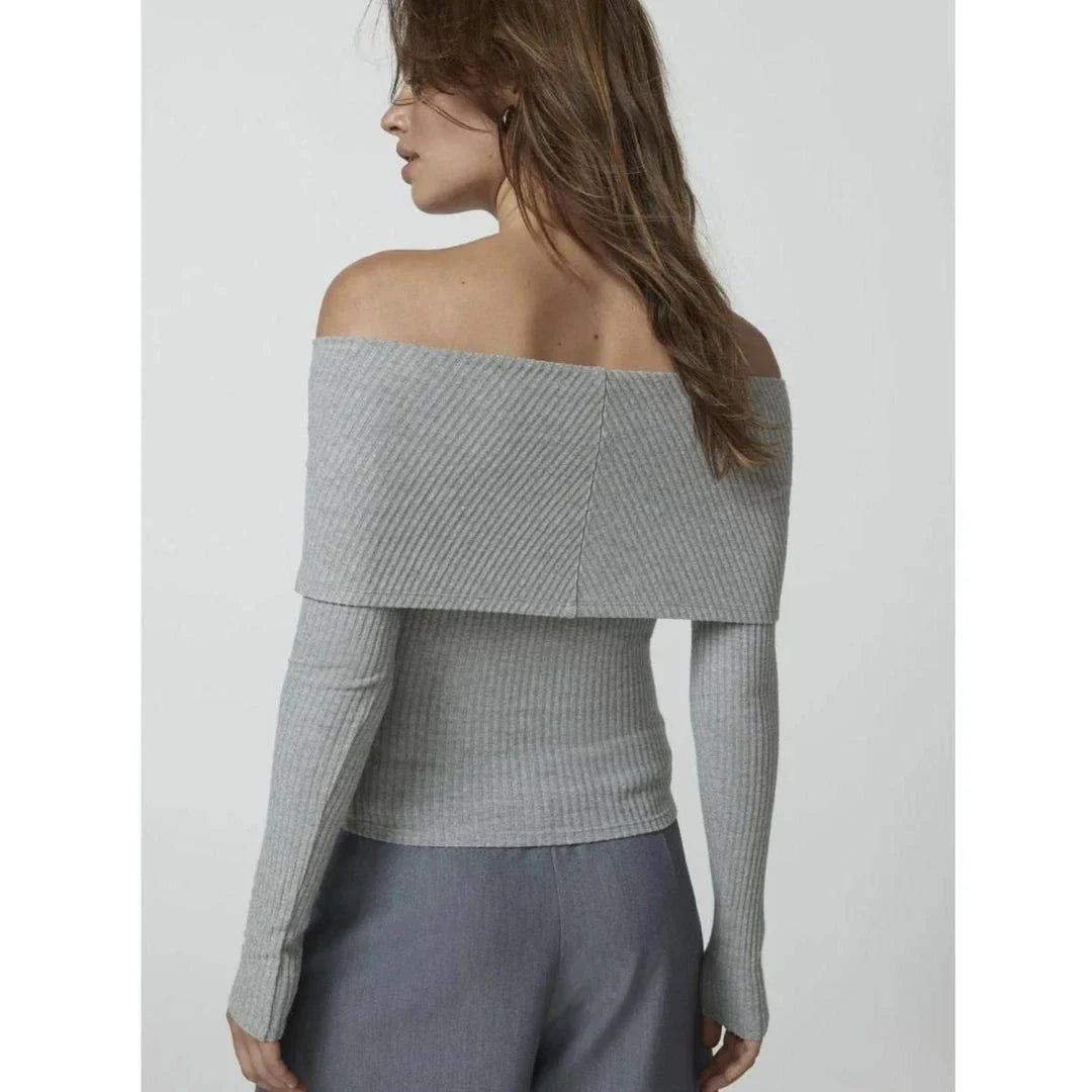 Elegant and comfortable merino wool knit sweater in a timeless design with an off-the-shoulder cut