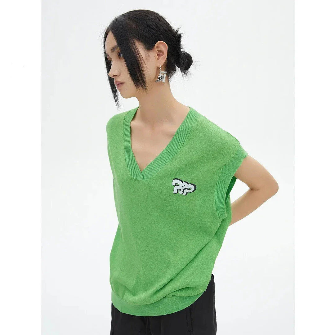 Stylish V-Neck Knit Vest for Kiwi Women in Green, a versatile and comfortable layering piece for casual and formal occasions.