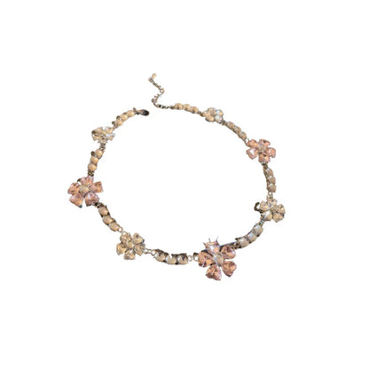 Elegant flower necklace with a delicate floral design, crafted with premium alloy for a lasting Kiwi charm.