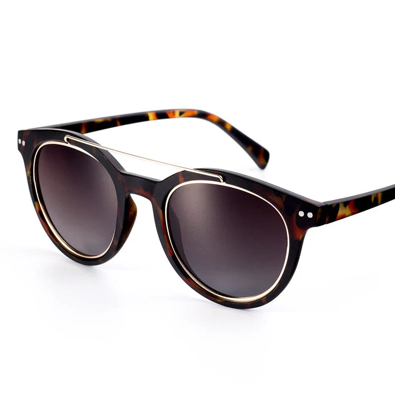 Stylish polarized sunglasses with a classic pilot design, perfect for Kiwi outdoor enthusiasts