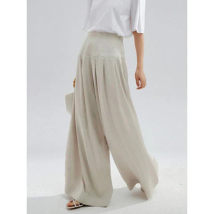 Stylish wide-leg trousers in a high-waist design, featuring a unique patchwork decoration for Kiwi women