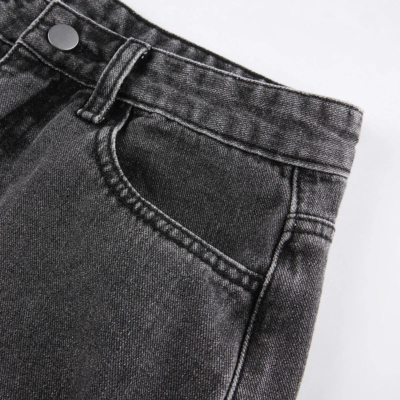 Fashion jeans with irregular pockets in a grey color, a unique and stylish Kiwi-inspired design from Trendha.