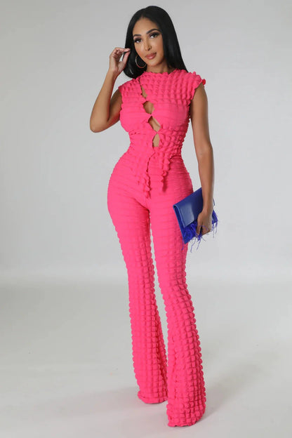 A sleeveless women's suit in a striking bubble plaid design, crafted with premium Popcorn fabric for a stylish and comfortable look.