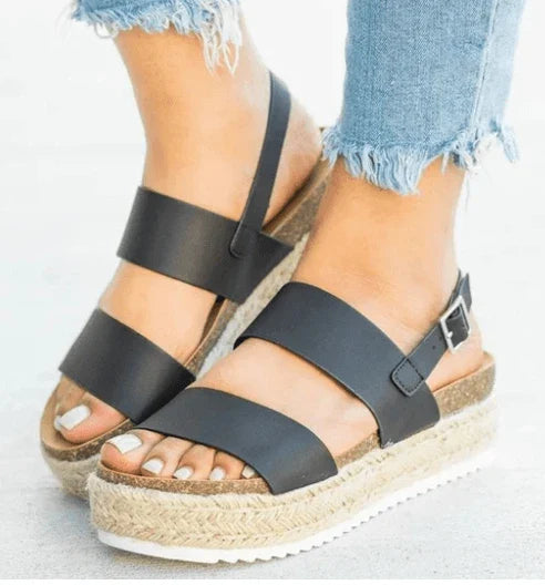 Open-toe hemp sandals with mid-heel and rubber buckle accent in serpentine color