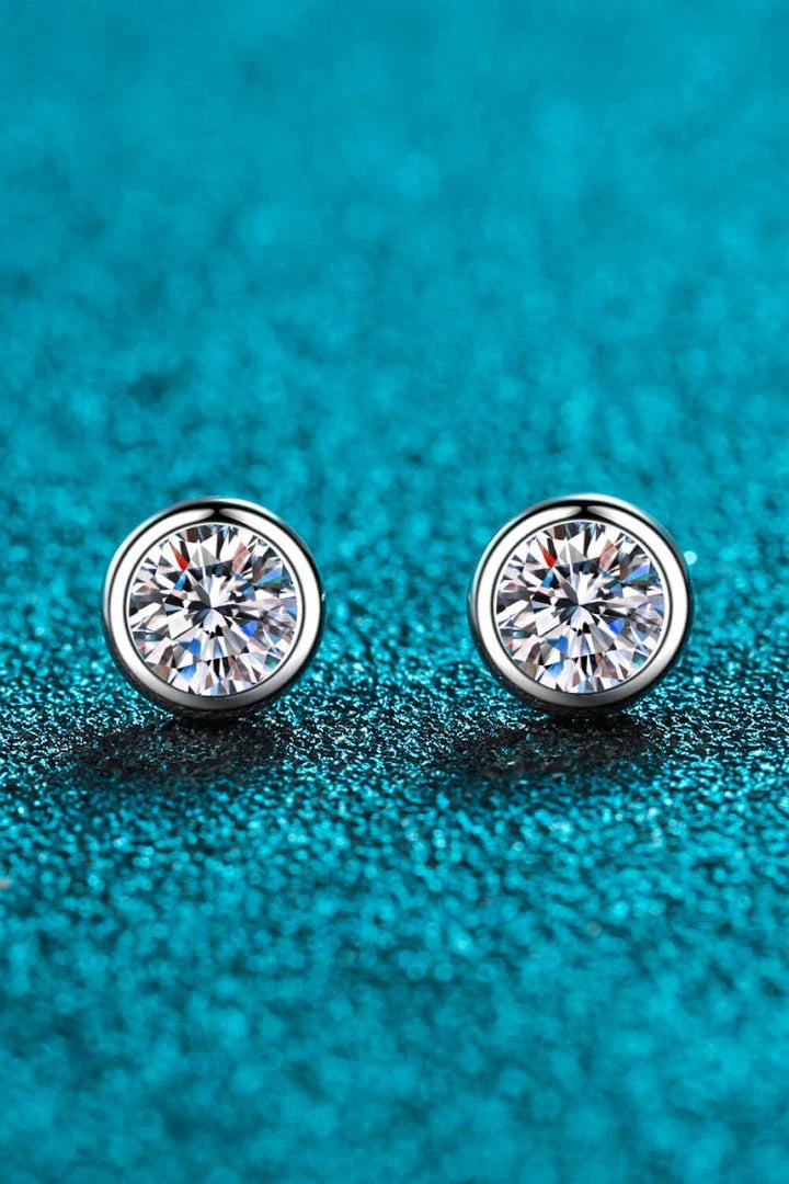 Pair of 925 sterling silver stud earrings featuring 1 carat of sparkling moissanite gemstones, a perfect accessory for any Kiwi woman's jewelry collection.