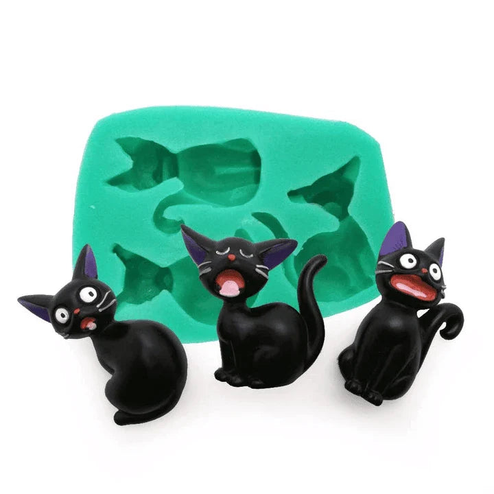 Adorable cat-shaped eco-friendly silicone baking mould with flexible, non-stick design