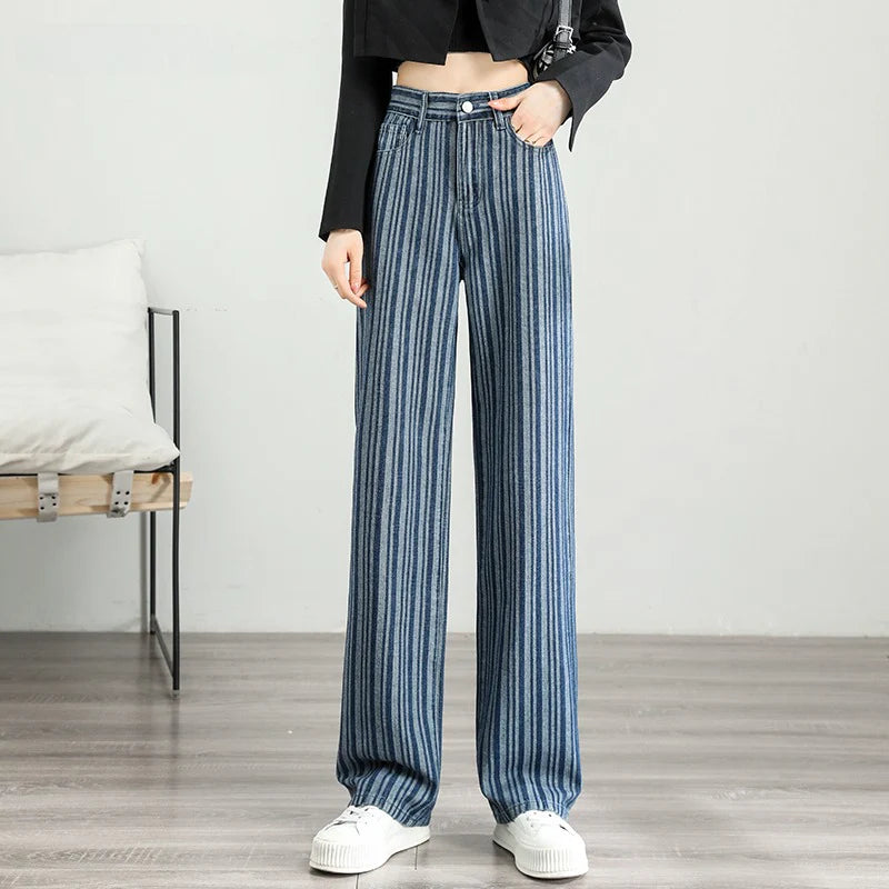 Fashionable striped wide-leg jeans for Kiwi women, featuring a high-waist design, premium cotton-viscose blend, and unique wash treatments.