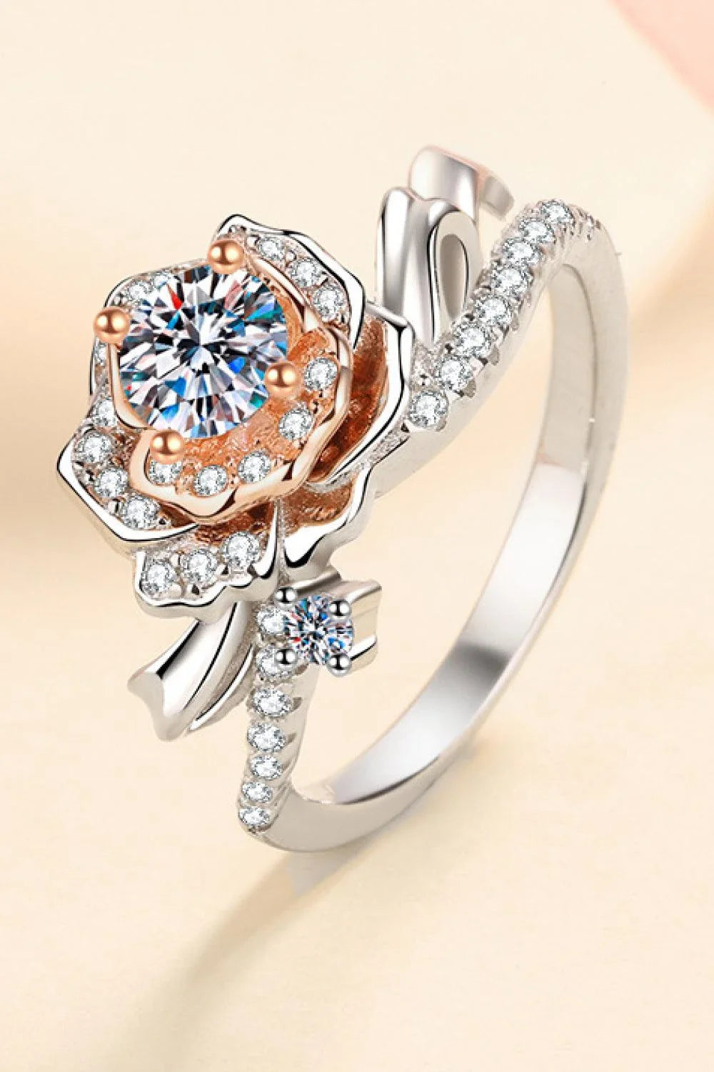 925 Sterling Silver Rose-Shaped Moissanite Ring with Sparkling Moissanite Centre and Rhodium Plating