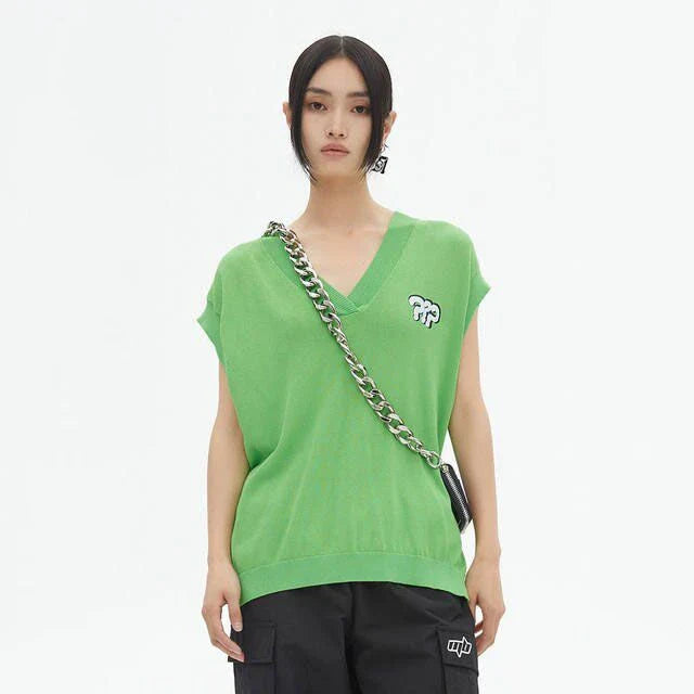 Stylish V-Neck Knit Vest for Kiwi Women in Green, a versatile and comfortable layering piece for casual and formal occasions.