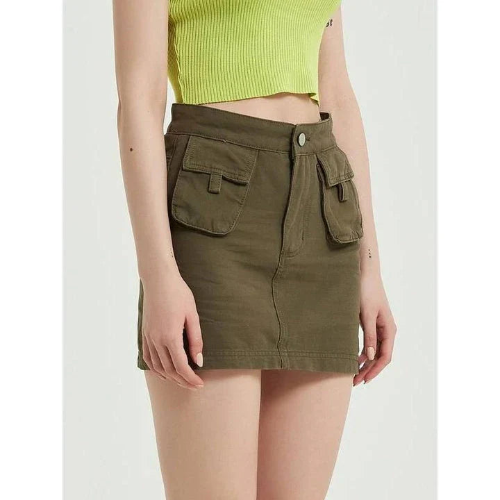 Stylish green denim high-waist pencil skirt with pockets, a versatile and fashionable addition to any wardrobe