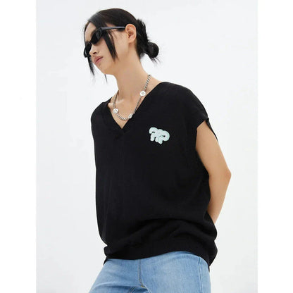 Stylish V-Neck Knit Vest for Kiwi Women in Green, a versatile and comfortable layering piece for casual and formal occasions.