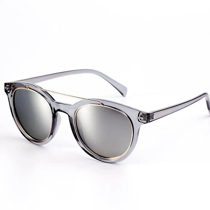 Stylish polarized sunglasses with a classic pilot design, perfect for Kiwi outdoor enthusiasts