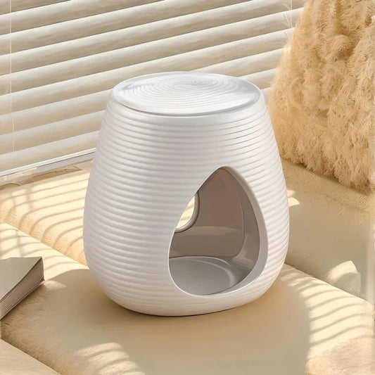 Elegant porcelain aroma diffuser in white and black colours, perfect for creating a relaxing atmosphere in your New Zealand home