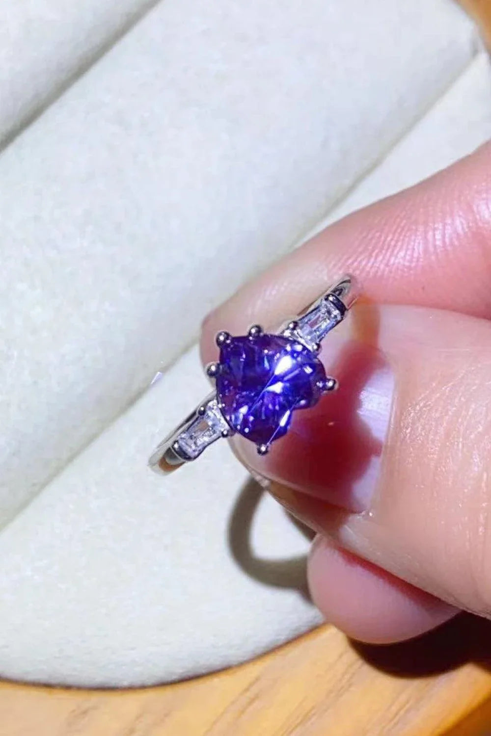 Elegant 1 Carat Moissanite Heart-Shaped Ring in Stunning Purple with Platinum Plating and Zircon Accents