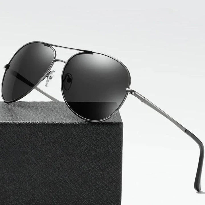 Versatile photochromic aviator sunglasses with polarized lenses, anti-reflective coating, and a lightweight alloy frame for Kiwis