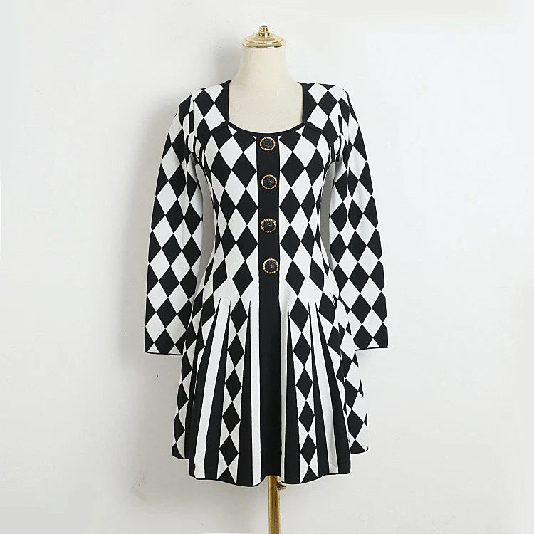 Black and white diamond plaid knitted dress with a stylish lion buckle detail