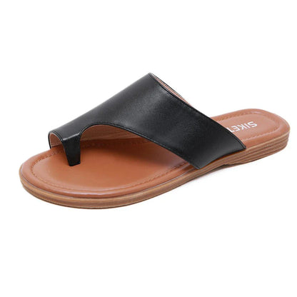 Stylish and comfortable large-size casual flat sandals with a unique Kiwi-inspired design, perfect for summer adventures in New Zealand.