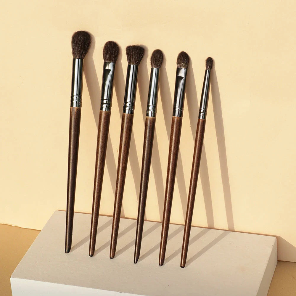 6-piece set of ultra-soft New Zealand goat hair eye shadow brushes with a travel bag