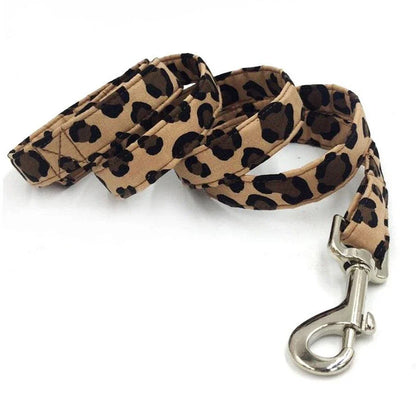 Stylish leopard-print dog collar and leash set for Kiwi canines, made from durable 100% cotton