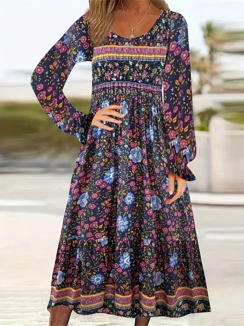 Stylish printed pullover dress with pockets, perfect for commuting and everyday wear