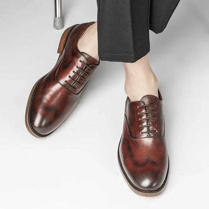 Premium men's business shoes with a refined retro design, crafted from durable cowhide leather with slip-resistant soles