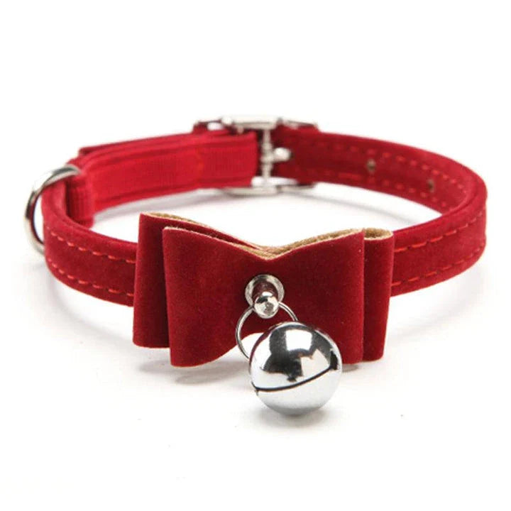 Premium velvet elastic collar with bell for cats, designed for the discerning Kiwi feline