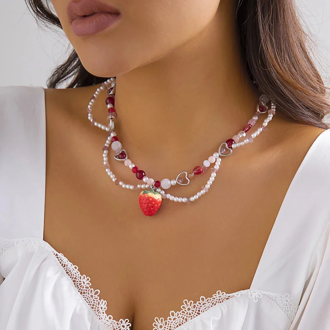 Elegant Strawberry Heart Pearl Choker Necklace with Baroque-Style Simulated Pearls