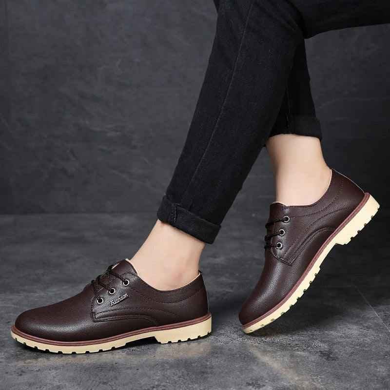 Versatile and waterproof lace-up shoes in black, brown, and blue colors for Kiwi men