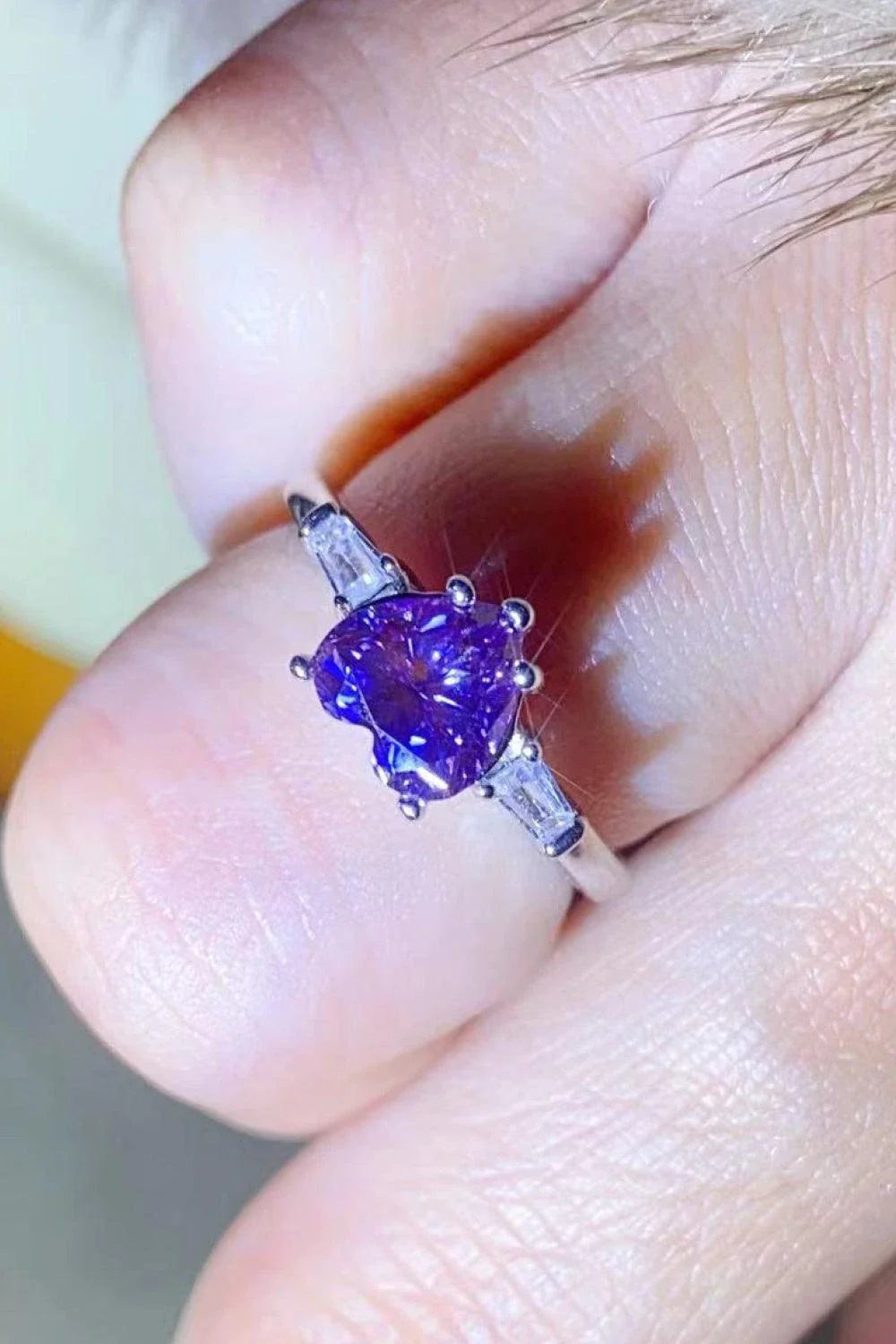 Elegant 1 Carat Moissanite Heart-Shaped Ring in Stunning Purple with Platinum Plating and Zircon Accents