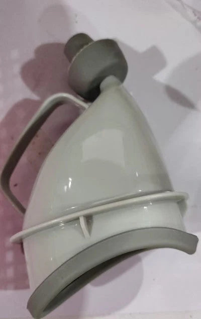 Lightweight and compact emergency urinal for outdoor and car travel