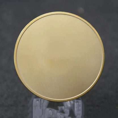 Zinc alloy electroplated collectible coins in gold and silver, 4cm diameter