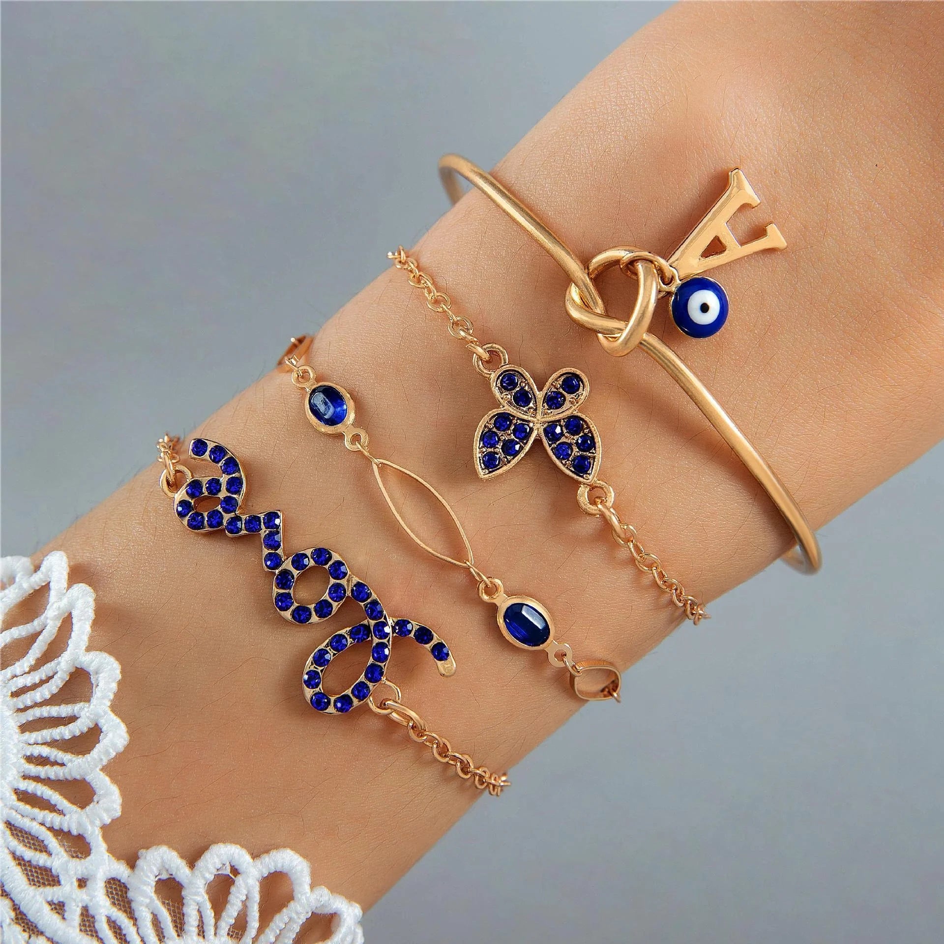 4-piece blue flower and butterfly bracelet set with rhinestones for Valentines Day
