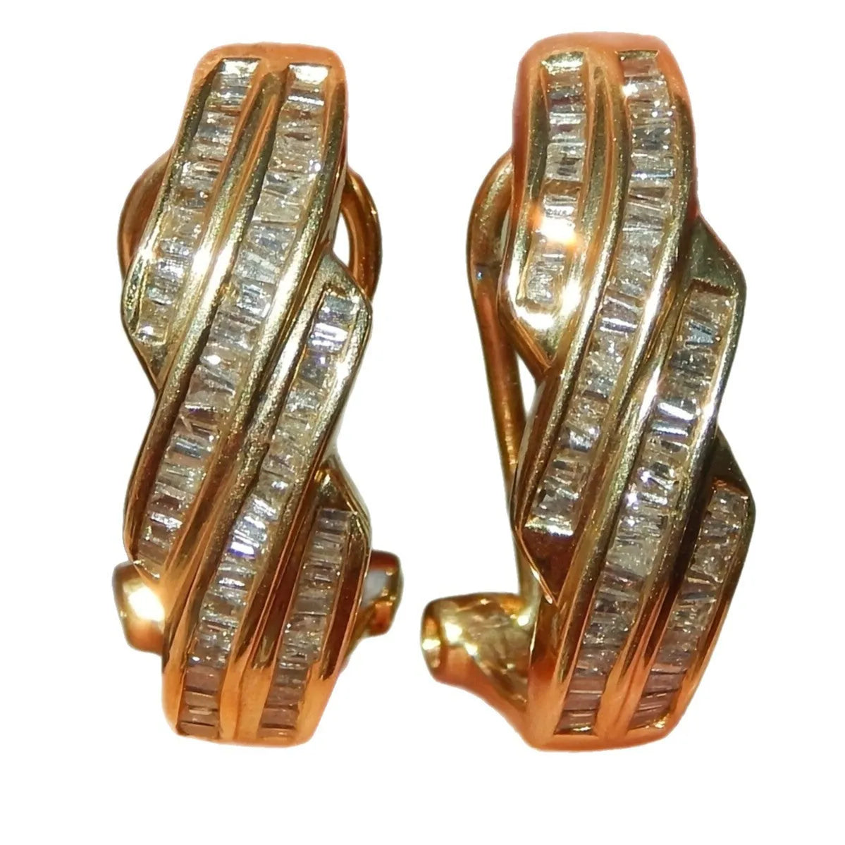 Gold copper round geometric earrings on a neutral background, unisex retro fashion design