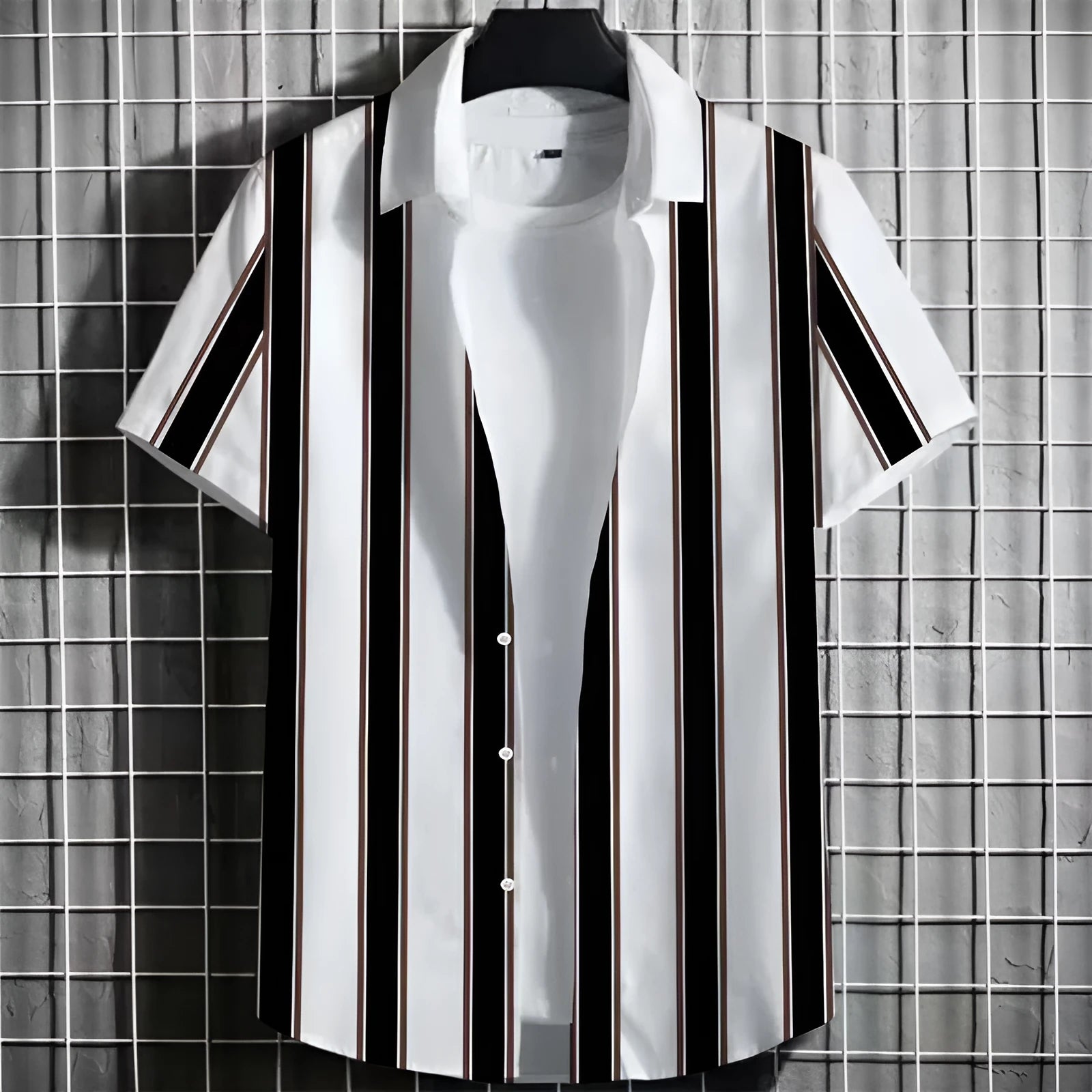 Linen men's short sleeve t-shirt with 3D printed striped pattern on a mannequin