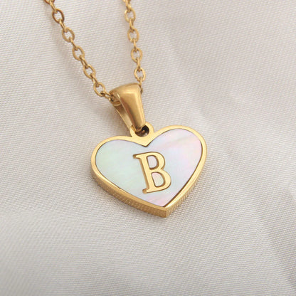 Personalized 26-letter heart-shaped necklace made of stainless steel and white shell