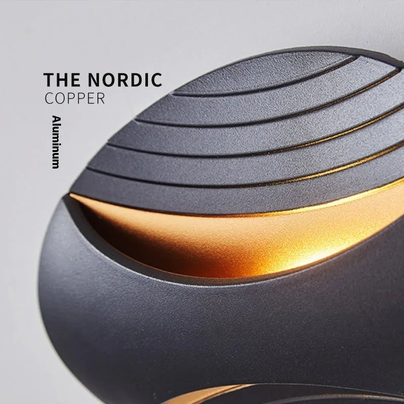 Modern minimalist aluminium wall lamp in black, white, black gold, or platinum finish.
