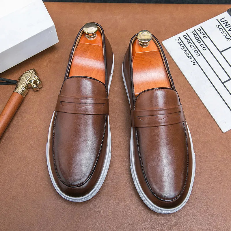 Men's plus size board shoes in black with flat heel, round toe, and artificial PU upper, shown on a neutral background.