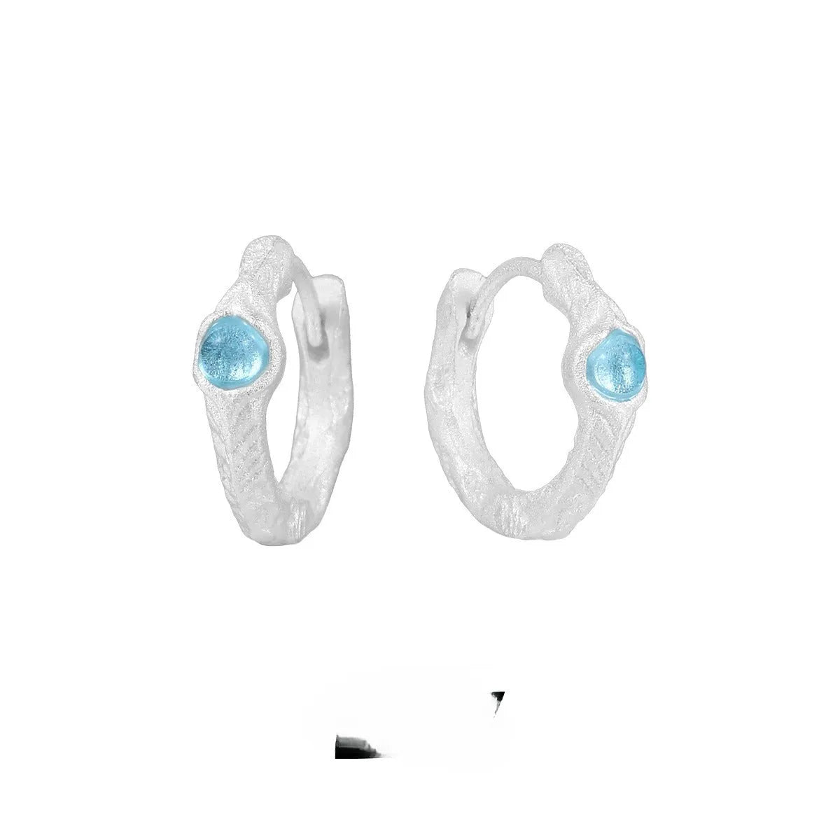 Burnt silver geometric ear clips with round design on 925 silver base