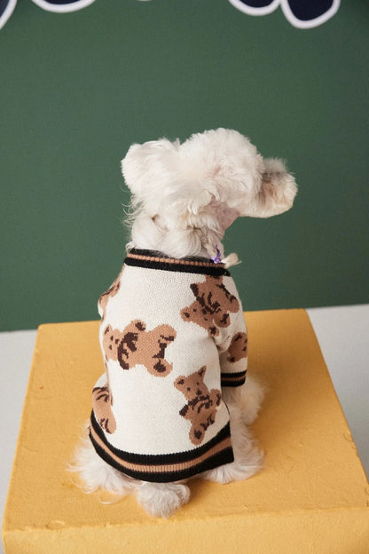 A stylish striped pet sweater made of premium New Zealand wool for cosy winter comfort