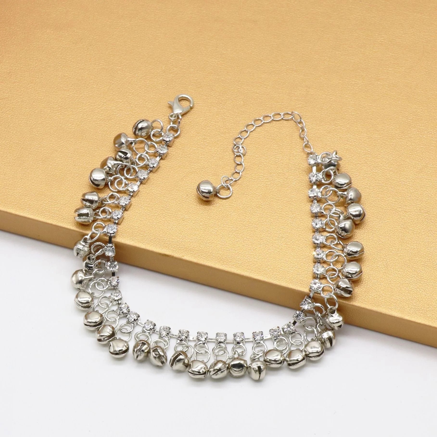 Retro ethnic style women's anklet in gold and silver with adjustable length