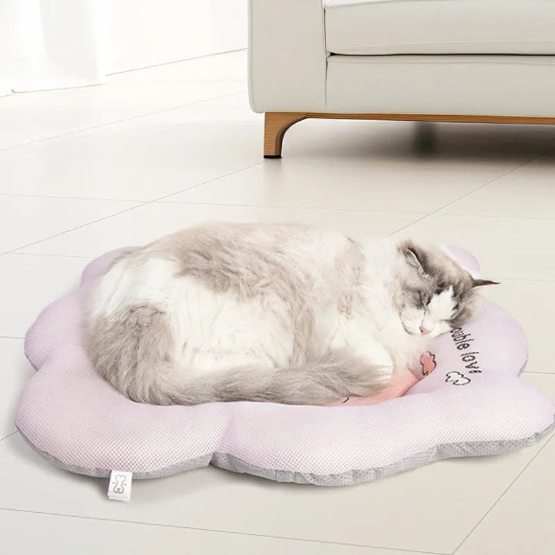 Green ice silk pet cooling mat for dogs and cats showing cooling surface texture