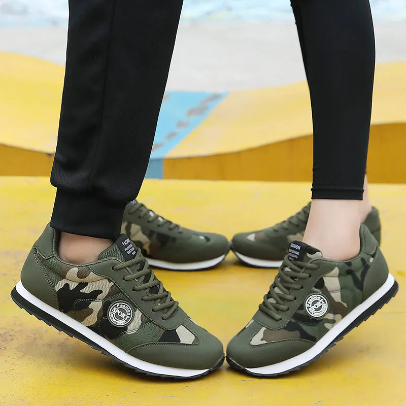 Camouflage pattern men's and women's running shoes with suede upper and low-top design