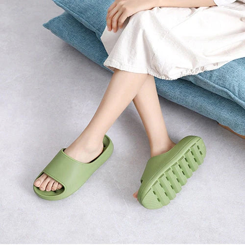 Thick-soled EVA slippers in various colours for home and bathroom use
